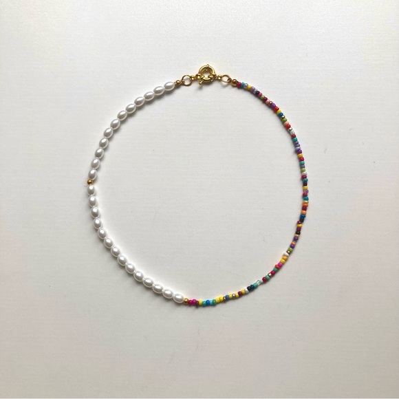 MULTI-COLOR INDIE BEADED NECKLACE - Picture 2 of 3